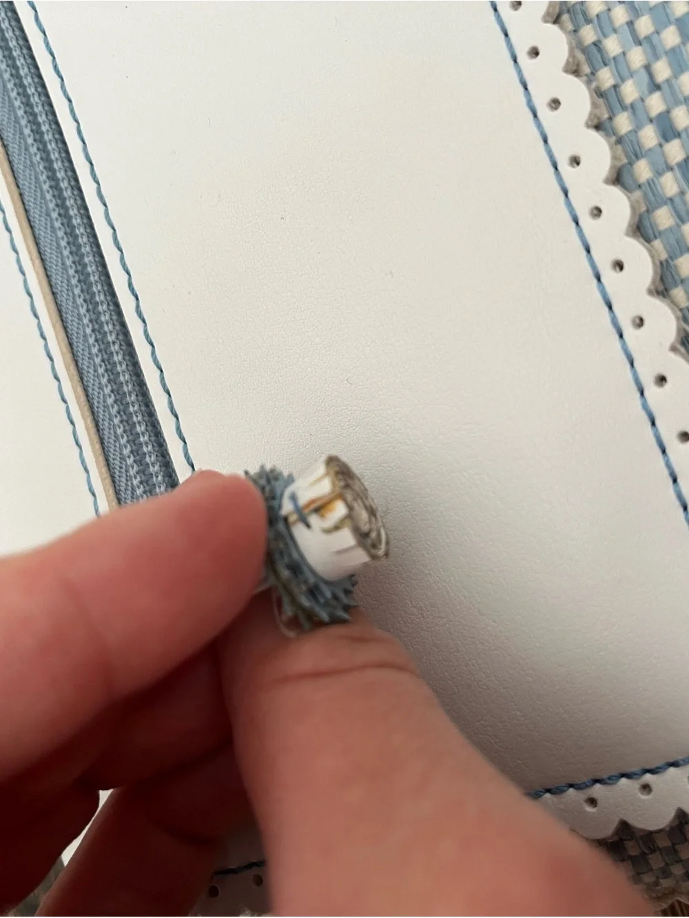 Liz Claiborne White and Light Blue woven Scalloped Crossbody Bag USED